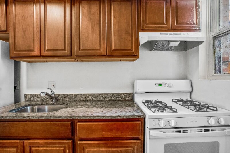 Building Photo - 349 Parkland Pl SE