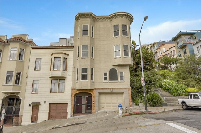 Building Photo - 1065 Montgomery St