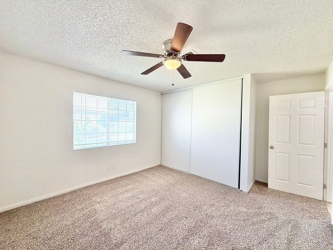 Building Photo - AVAILABLE NOW!! 2 Bedroom 1 Bathroom Apartment in Cathedral City! MOVE IN SPECIAL - HALF OFF ONE ...