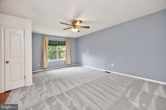 Building Photo - 1014 Foxmeadow Dr
