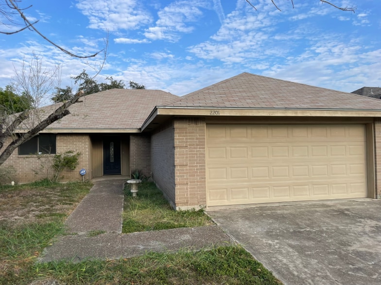 Primary Photo - 2201 Pin Oak Rd