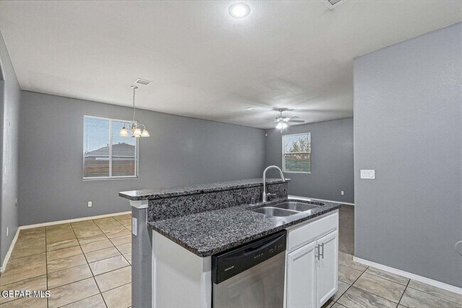Building Photo - 14625 Lipizzan