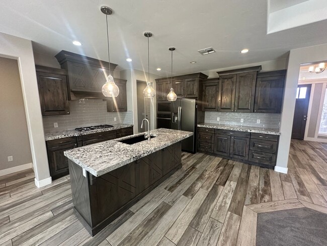 Building Photo - Custom 3 bed plus Office Single Story. Cri...