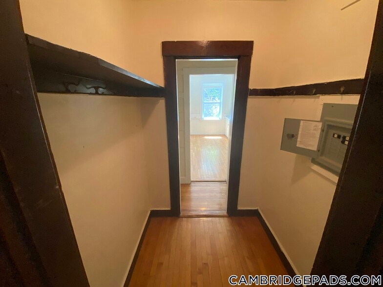 Building Photo - 14 Centre St