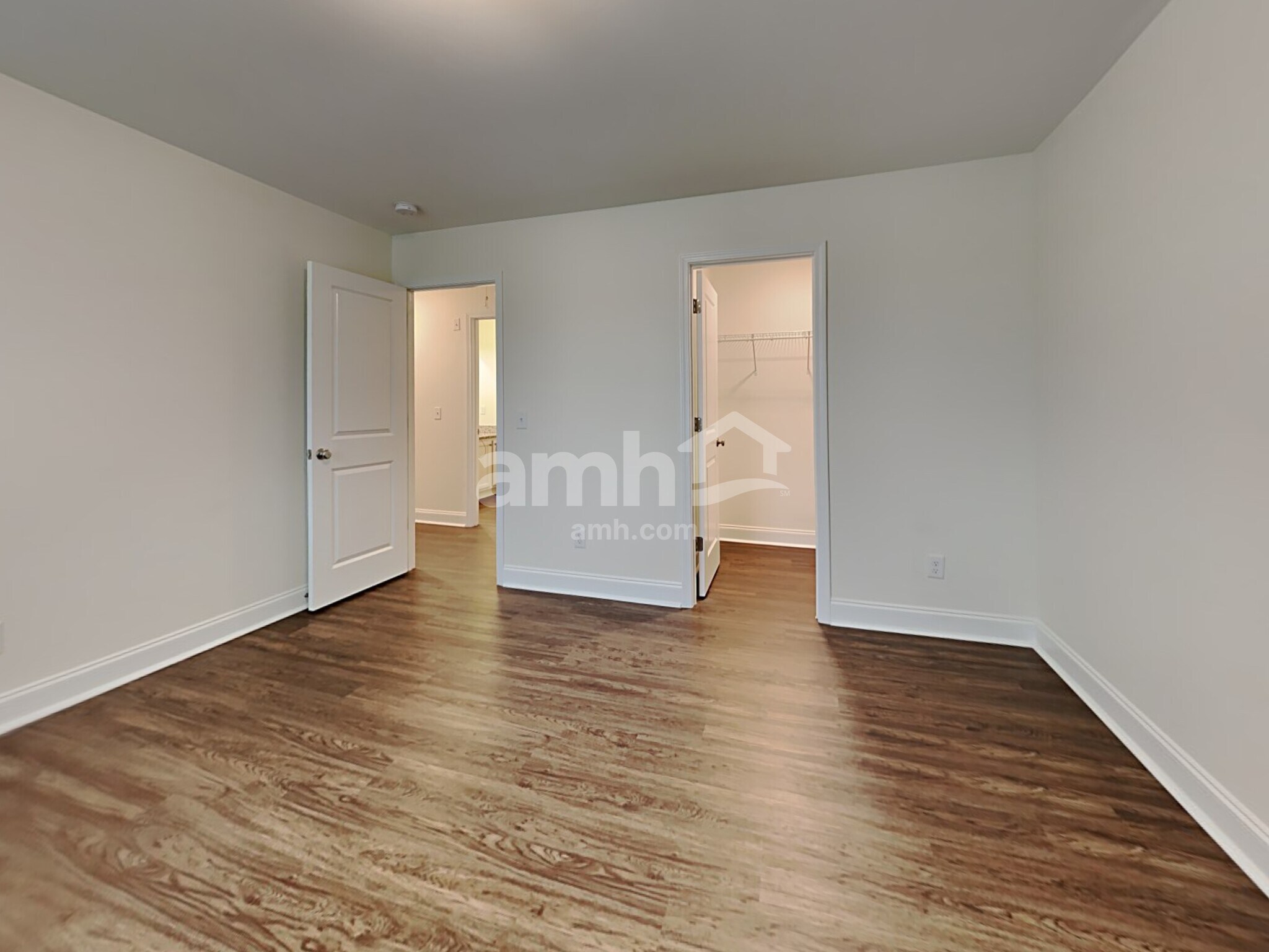 Building Photo - 208 Parkside Blvd
