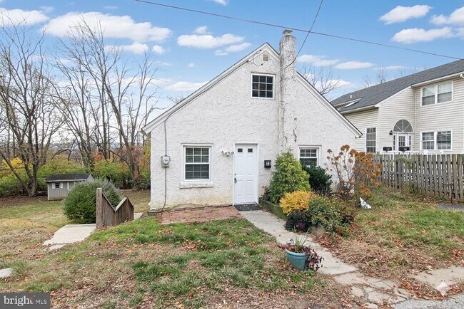 Building Photo - 63 Columbus St