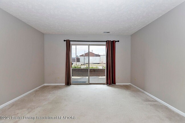 Building Photo - 322 Pere Marquette Dr