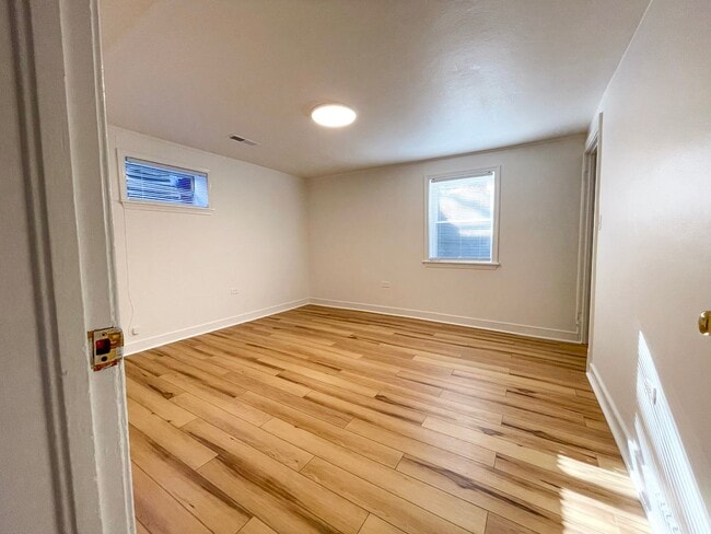 Building Photo - 801 Calhoun St