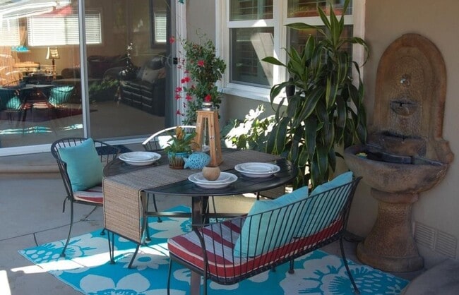 Building Photo - 1324 E Rose Ave