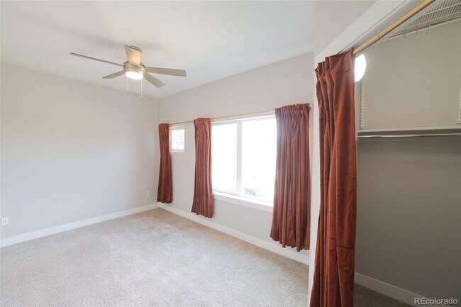 Building Photo - 1373 Knox Ct