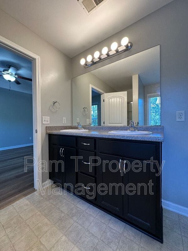 Building Photo - 106 Sonata Cir