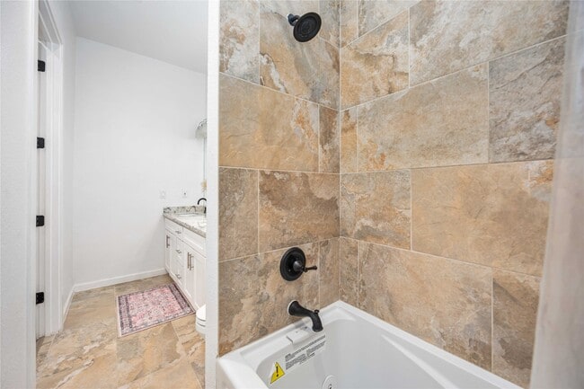 Building Photo - 14108 Bridgeport Rd