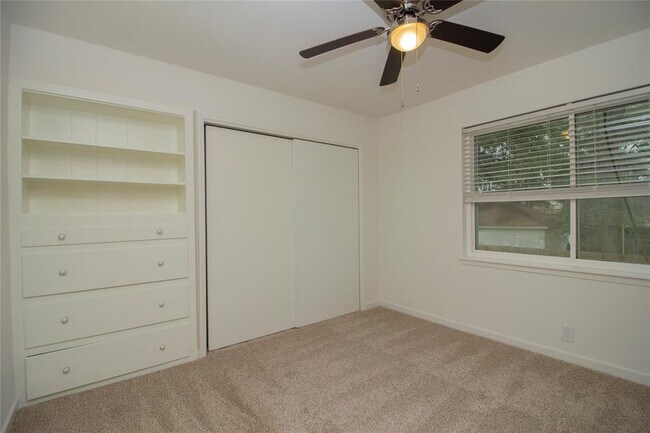 Building Photo - 7 Woody Creek Dr