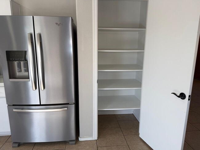 Building Photo - 1162 W 2nd Ave