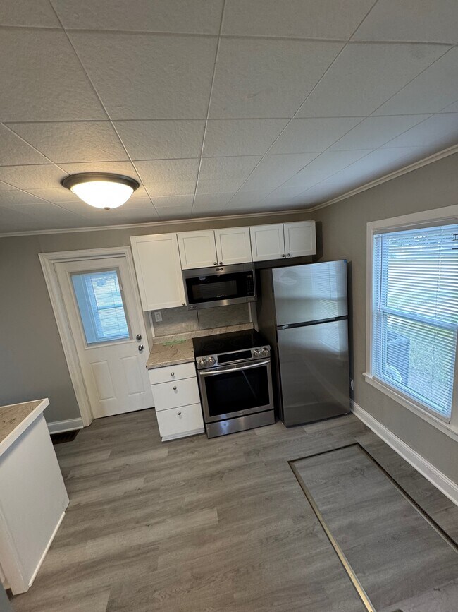 Building Photo - 1220 Moore St