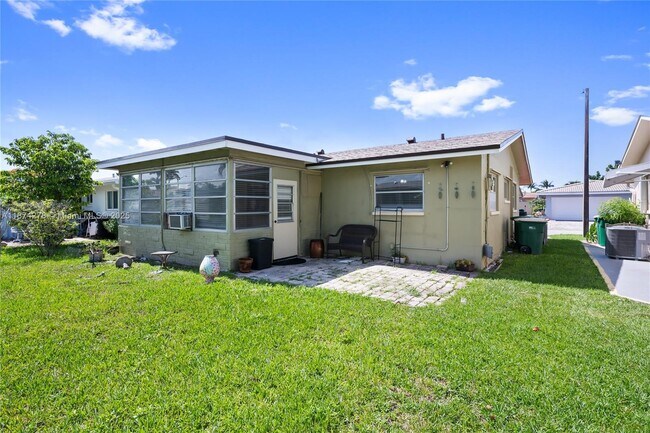 Building Photo - 4938 NW 54th Ct