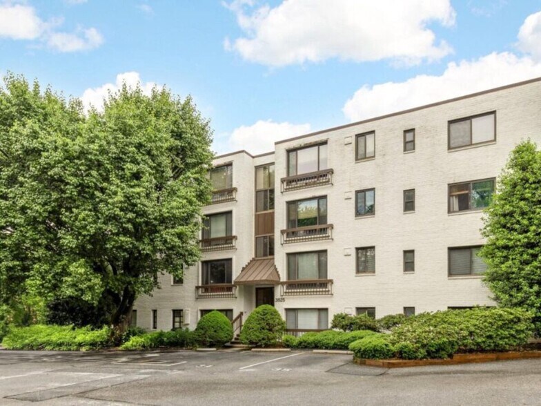 Building Photo - 3825 Davis Pl NW