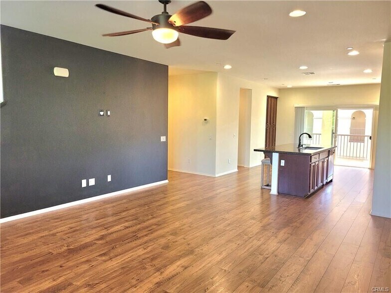 Building Photo - 40955 Belleray Ave