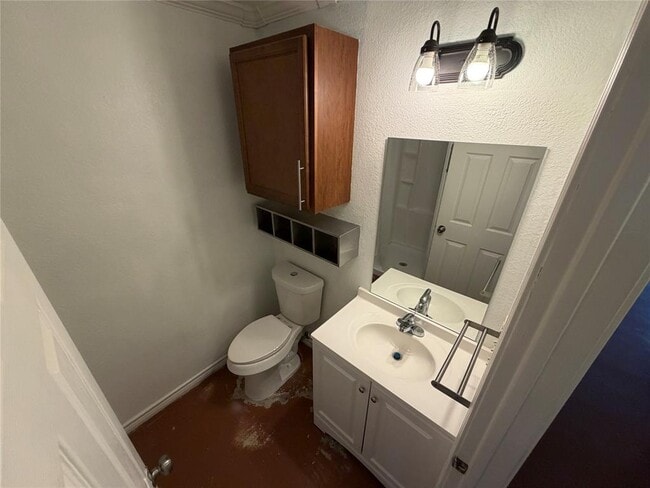 Building Photo - 16105 Fitchburg Cir