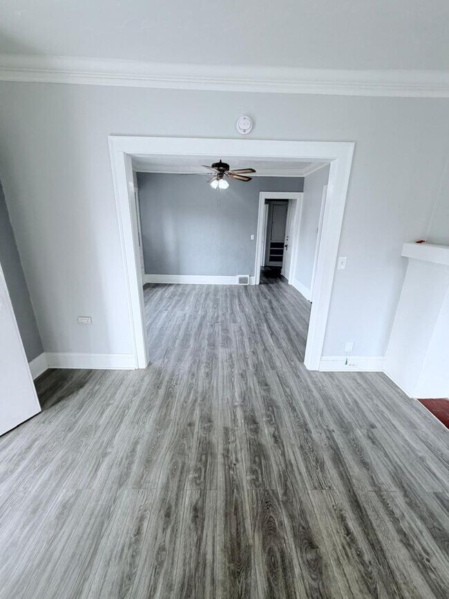 Building Photo - 3341 Desota Ave