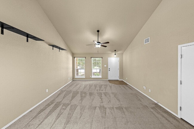 Building Photo - 1 Month Free Rent with an 18 Month Lease!!!