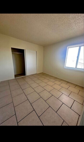 Primary Photo - 38101 11th St E