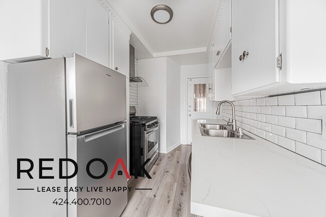 Building Photo - 5164 Clinton St