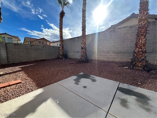 Building Photo - 9469 Vast Valley Ave