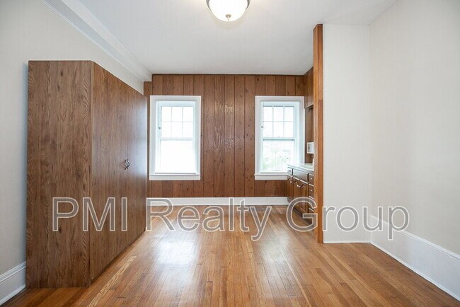 Building Photo - 2129 Coventry Rd