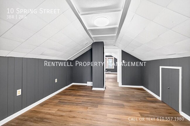 Building Photo - 10 S Spring St