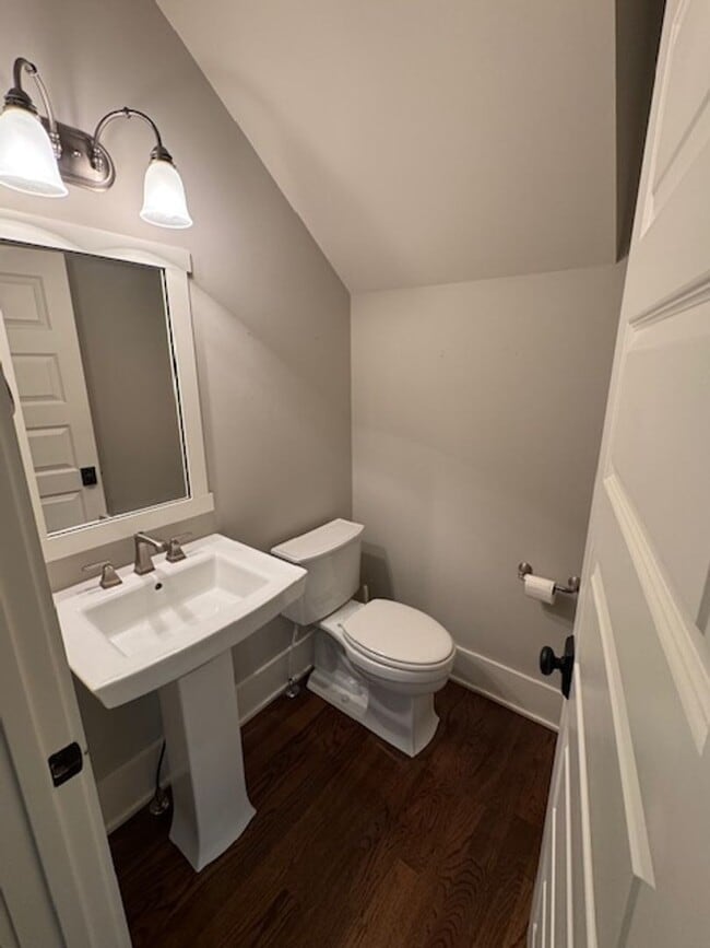 Building Photo - Beautiful custom home in East Nashville!