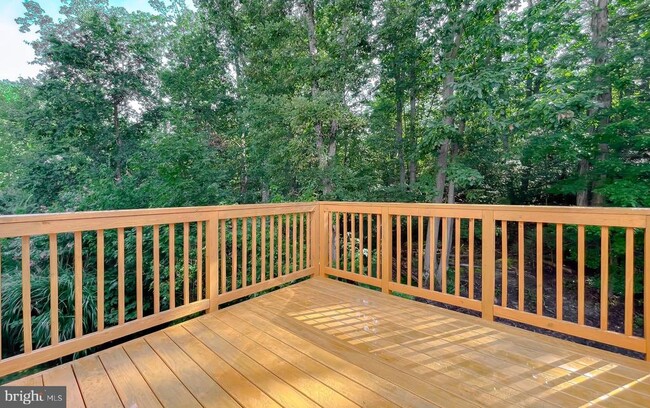 Building Photo - 46230 Sylvan Ct