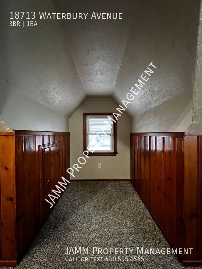 Building Photo - 3-Bedroom Single Family home in Maple Hts!