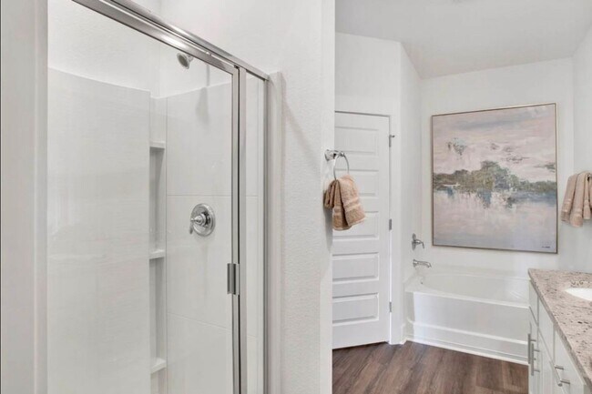 Building Photo - Charming 4BR House in a Calm and friendly ...