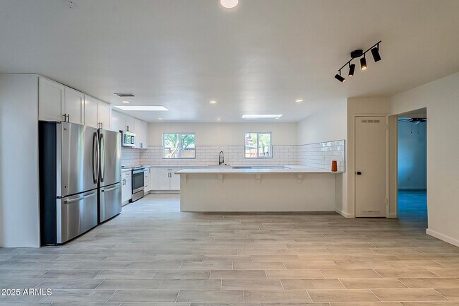 Building Photo - 2028 S College Ave