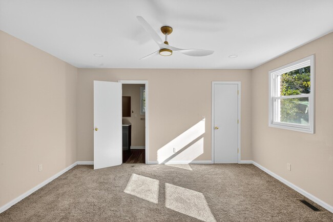 Building Photo - 1978 Piedmont St