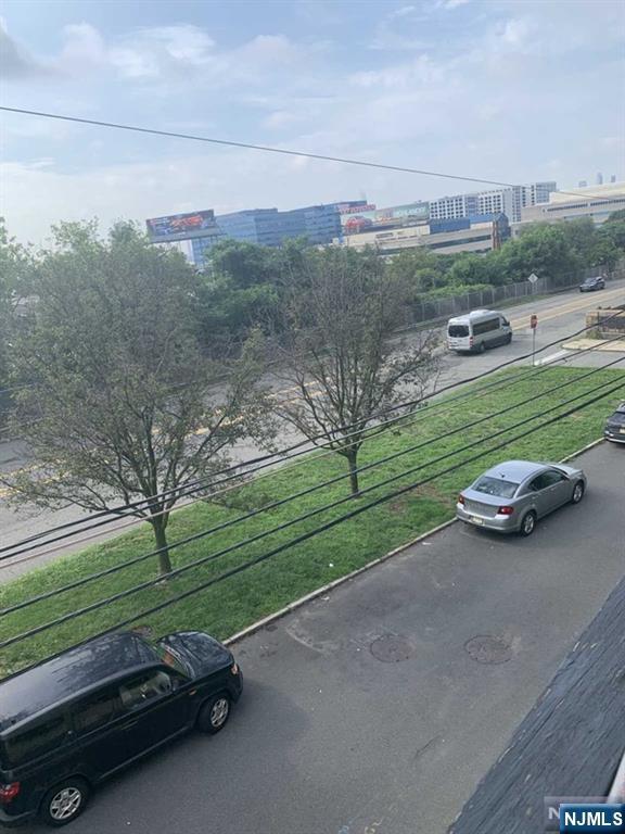 Building Photo - 295 Park Ave