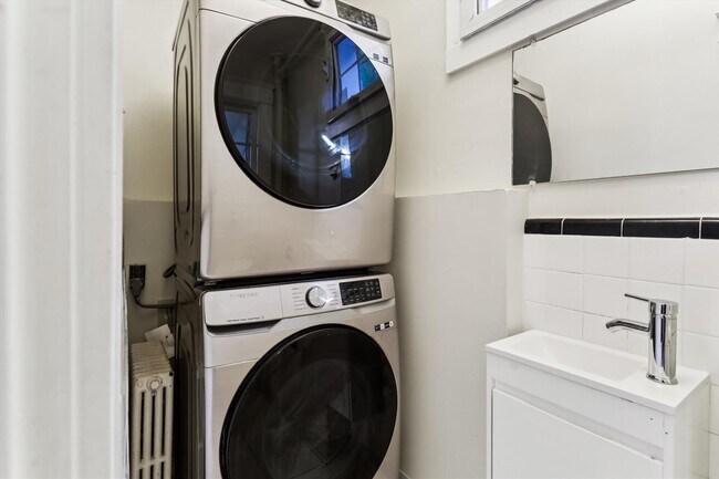 Building Photo - 4618 15th St NW