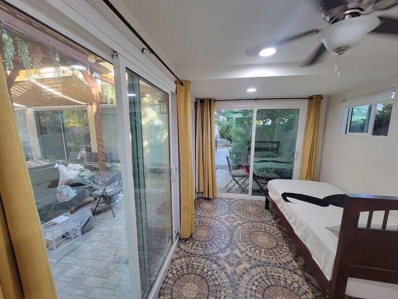 Building Photo - 11001 Darby Ave