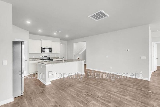 Building Photo - 151 Morning Vw Wy