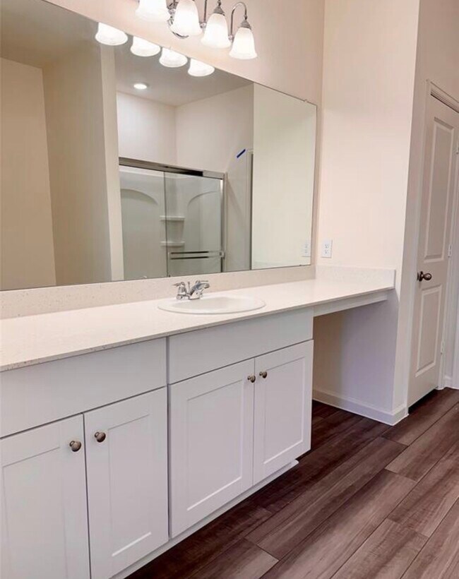 Building Photo - 4017 Silver Linden