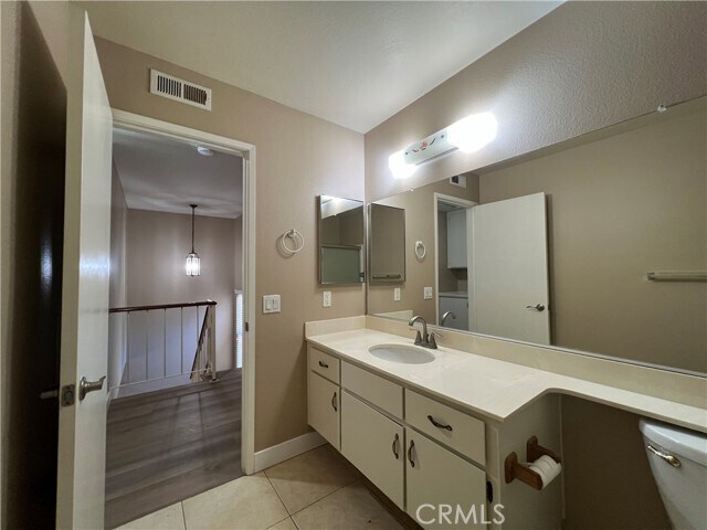 Building Photo - 9814 Ladera Ct