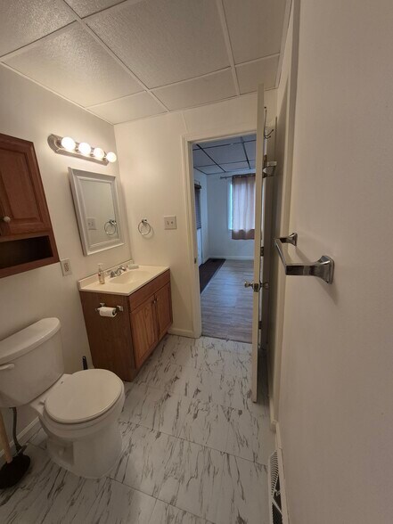 Bathroom - 501 Beatty Rd