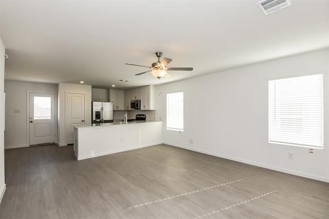 Building Photo - 2745 Ctr Crk Ln