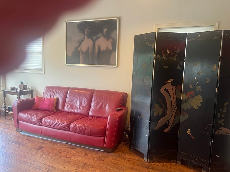 Other side of living room - 1917 SW Market Street Dr