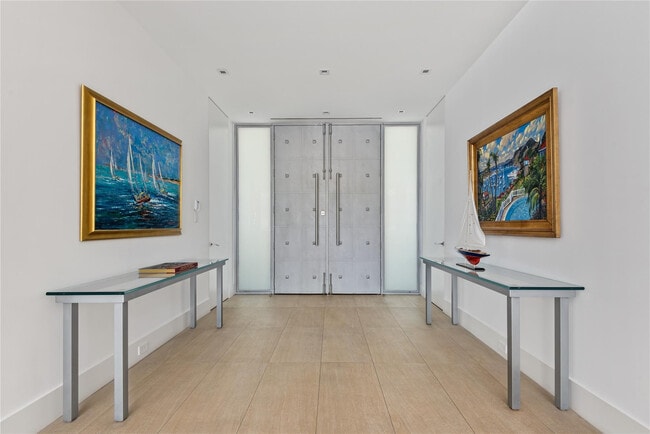 Building Photo - 500 Isle of Capri Dr