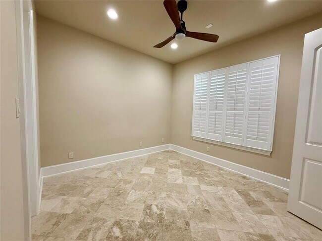 Building Photo - 25627 Fleming Lodge Ln