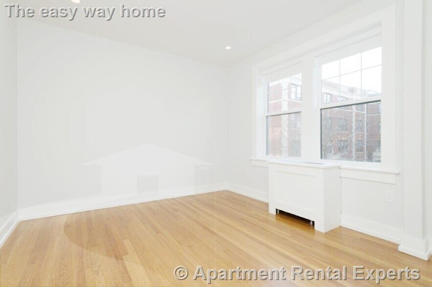 Building Photo - 17 Forest St