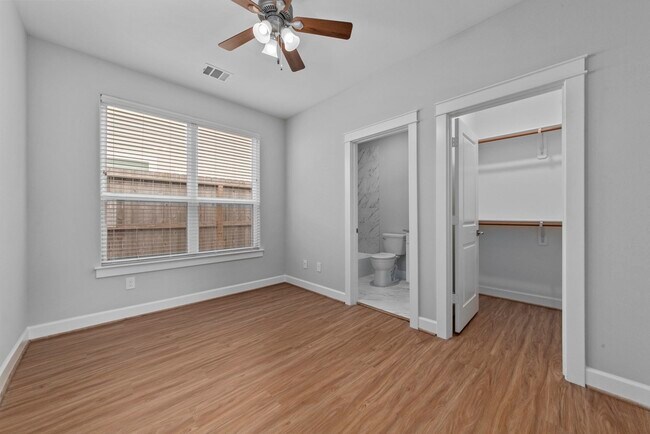 Building Photo - 623 Link Rd