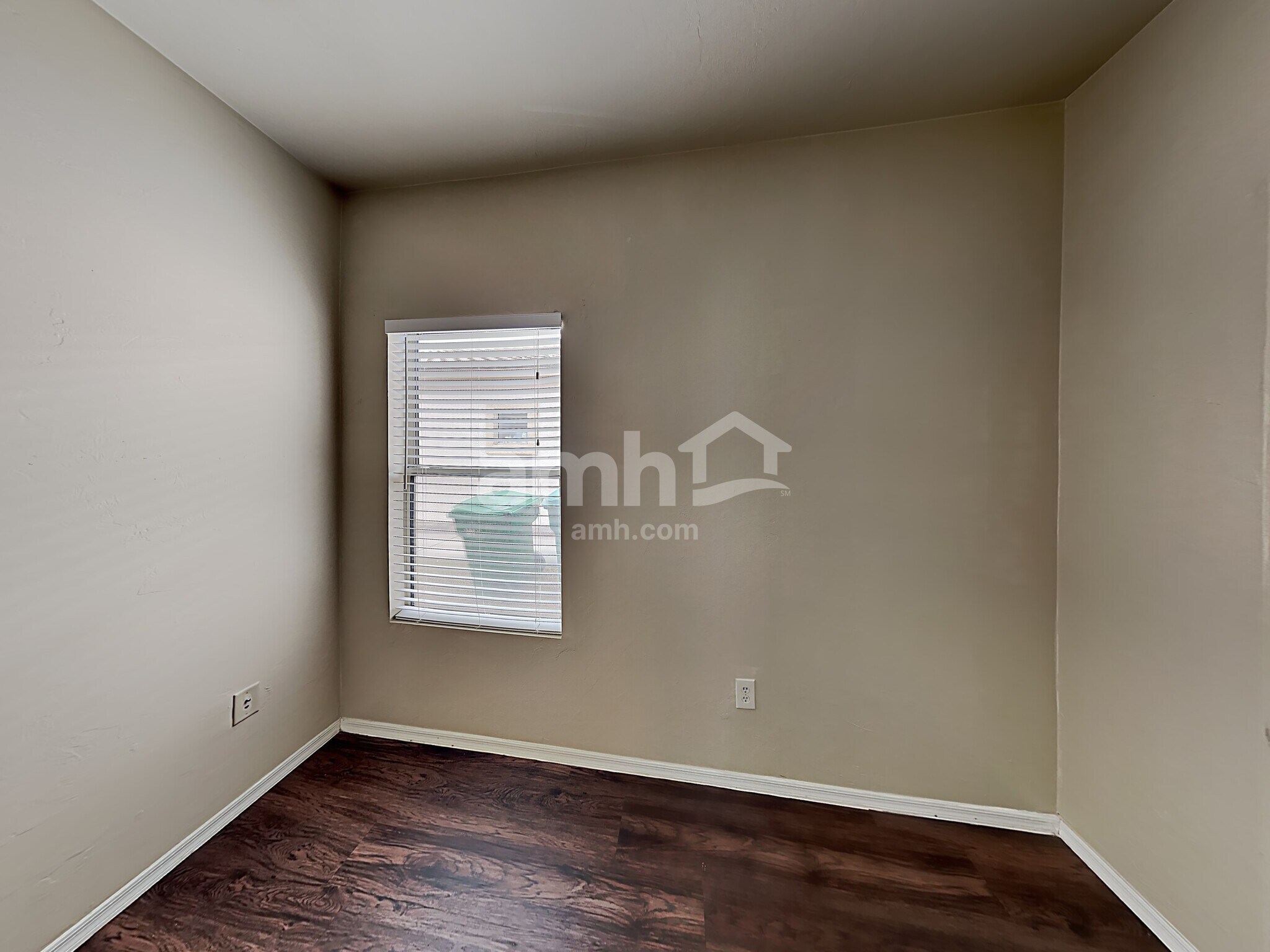 Building Photo - 307 E Camino Limon Verde
